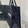 Black Tote's latest lace sun element series