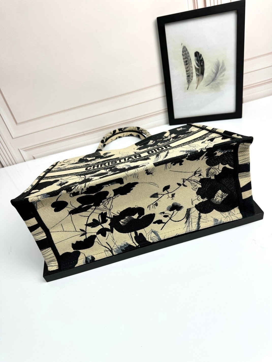 𝐃𝐢𝐨𝐫 𝐁𝐨𝐨𝐤 𝐓𝐨𝐭𝐞 Tot Black Peony D6688-2