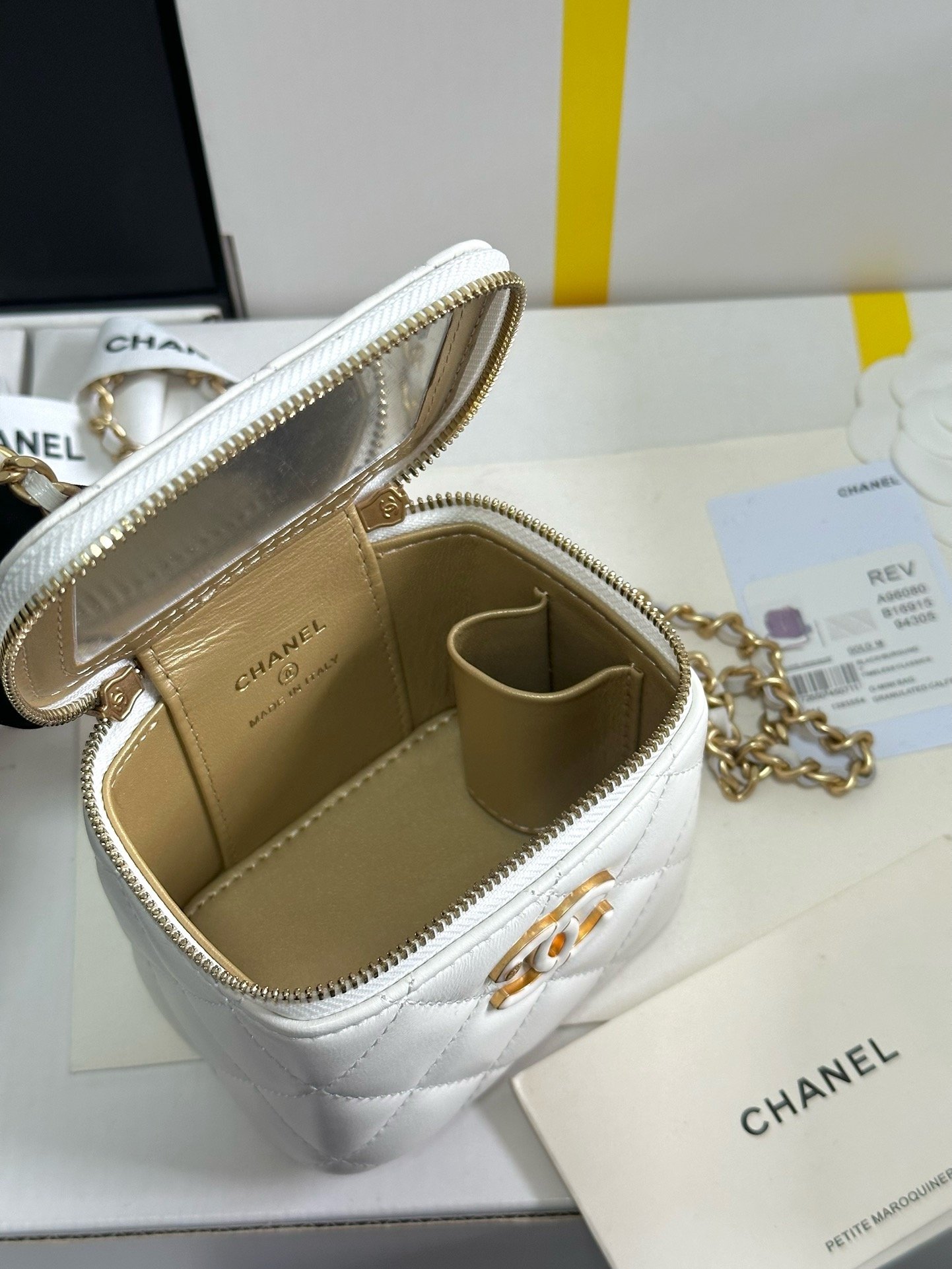 Chanel 24A Workshop enamel adjusting button makeup case 96080W650