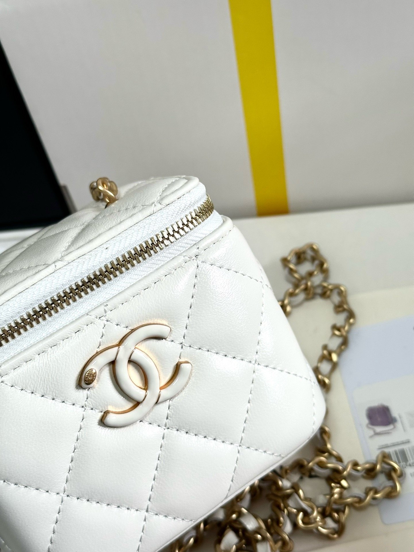 Chanel 24A Workshop enamel adjusting button makeup case 96080W650