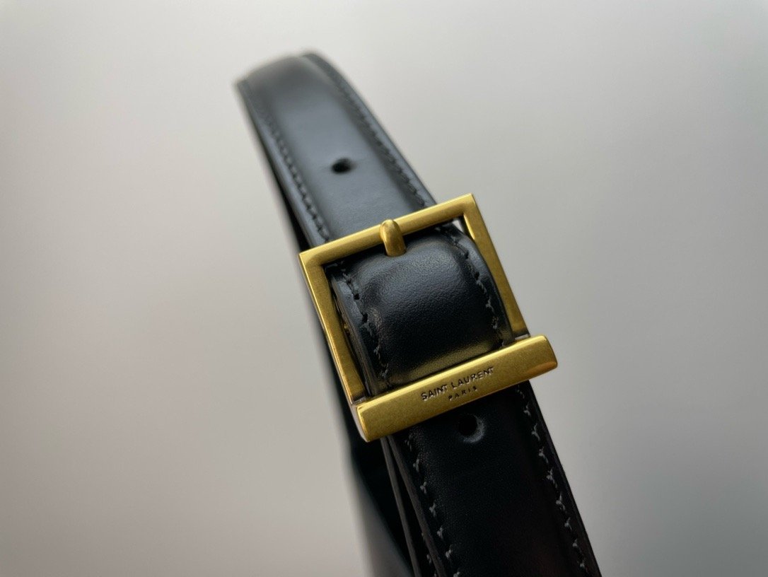 【𝑳𝑬 𝟓 𝑨 𝟕】𝙍𝙤𝙨𝙚 same style smooth plain leather 𝙃𝙊𝘽𝙊 handbag Plain leather gold/black 𝟔𝟓𝟕𝟐𝟐𝟖