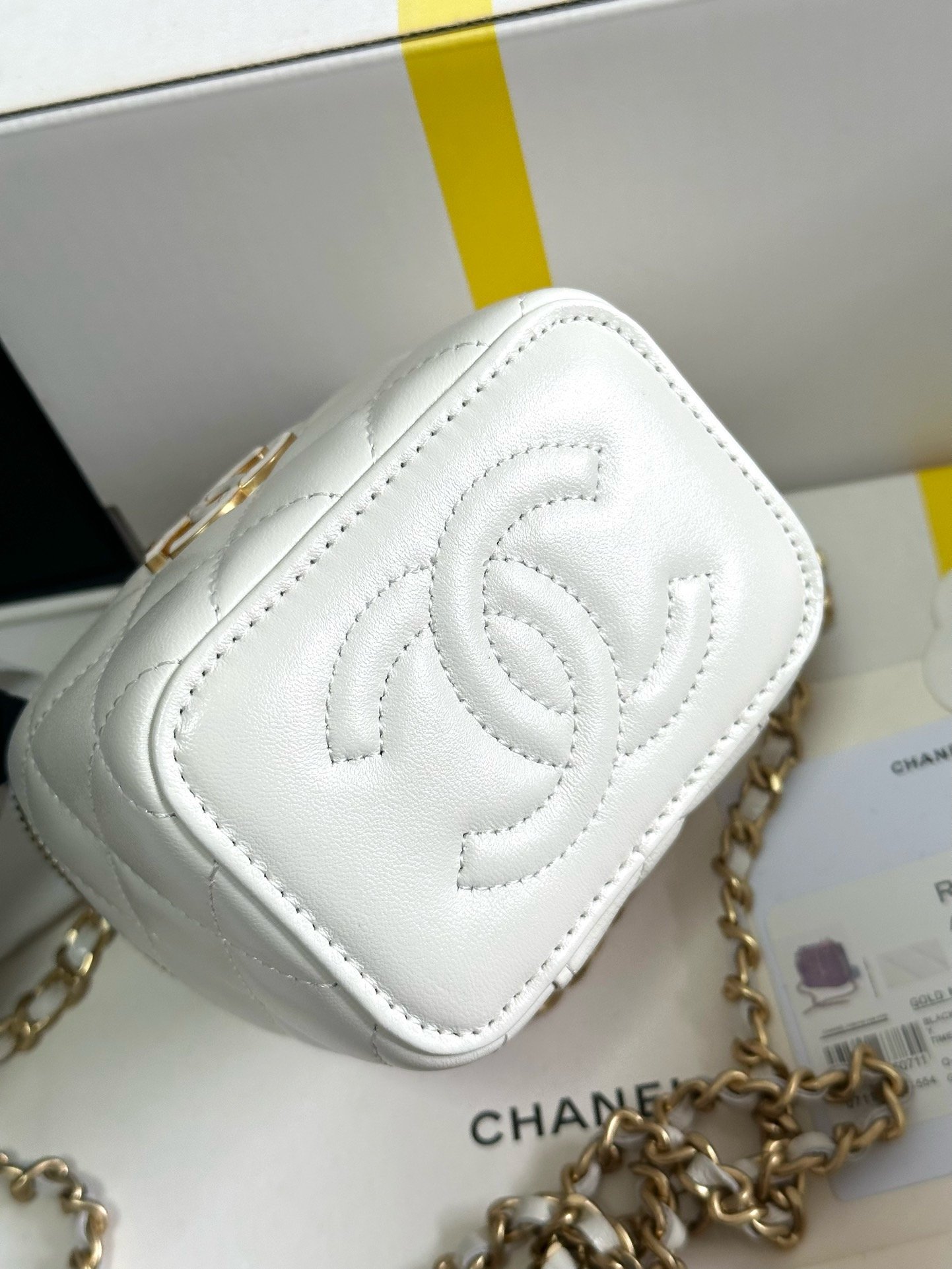 Chanel 24A Workshop enamel adjusting button makeup case 96080W650