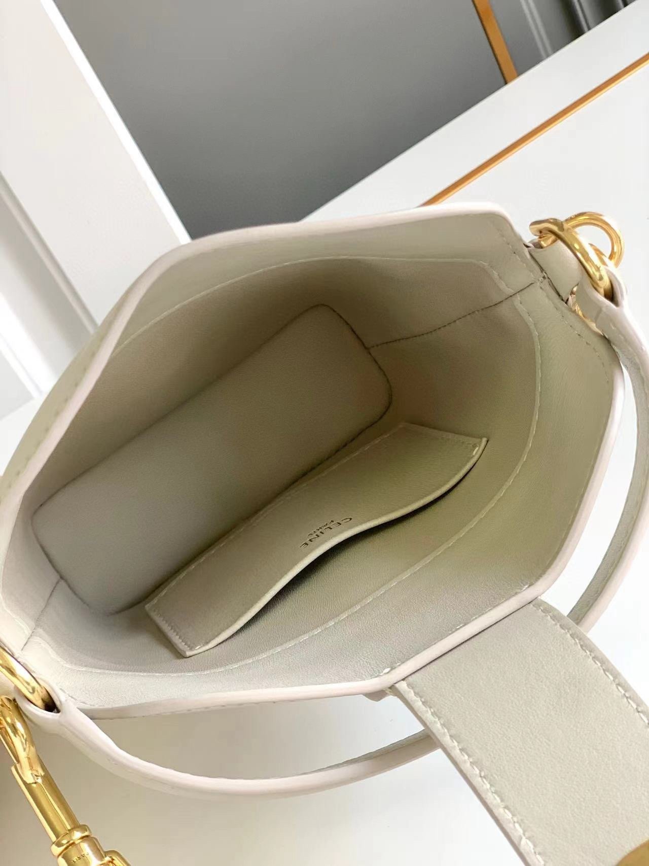 Celine TRIOMPHE Mini Cowhide Bucket Bag 12.5x5x14cm