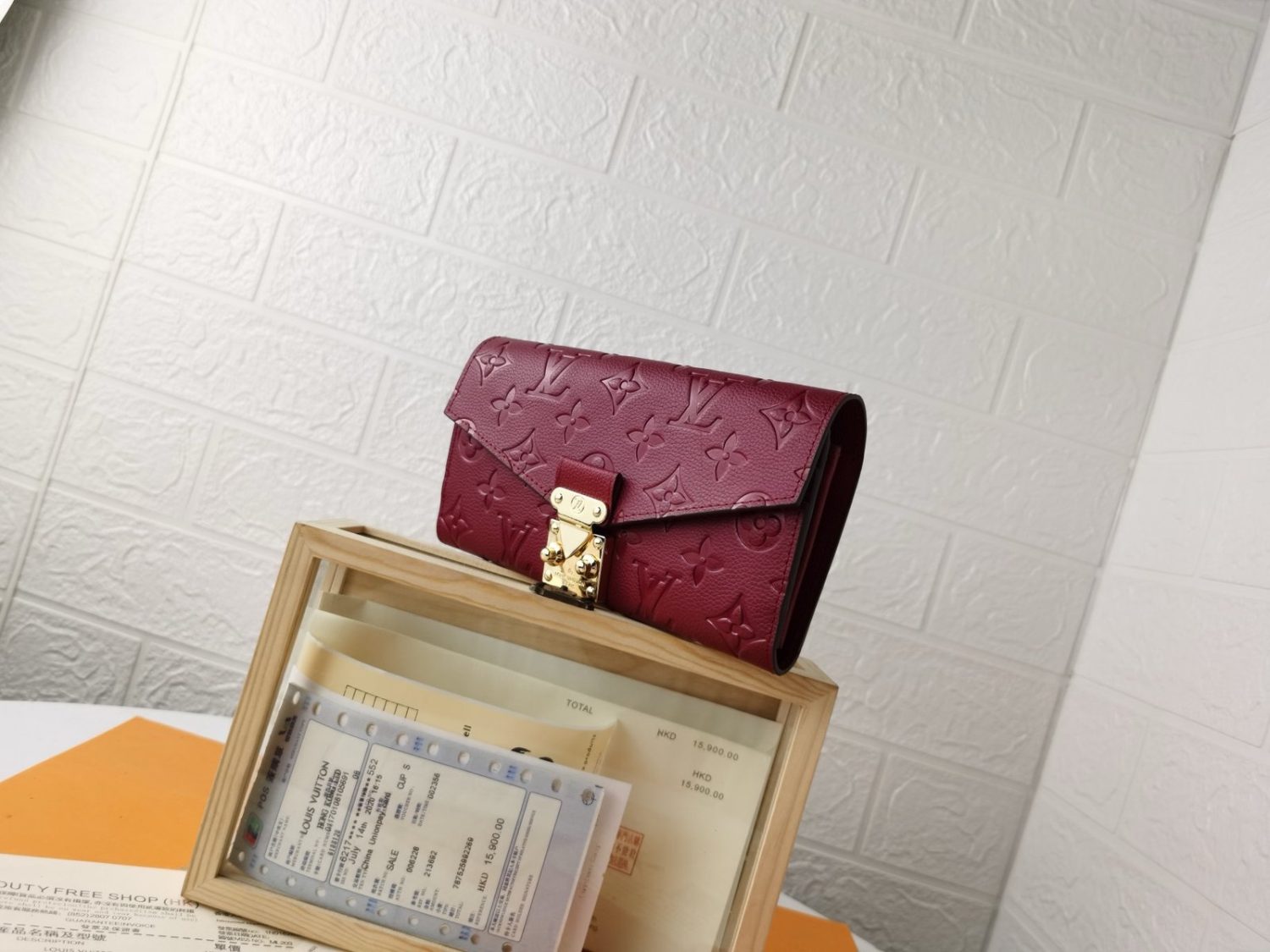 LV Diamond pattern leather embossed pochette metis handbag envelope wallet