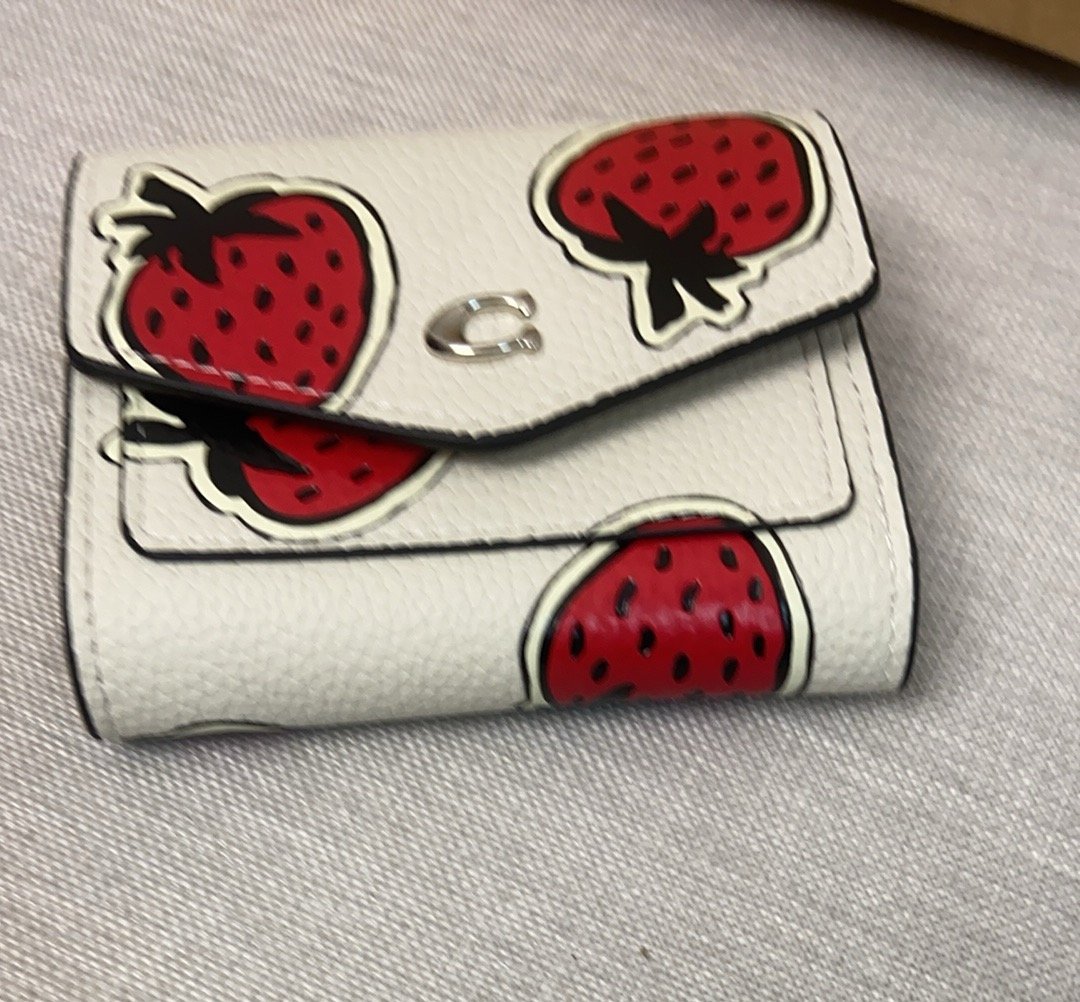 Strawberry pattern wallet