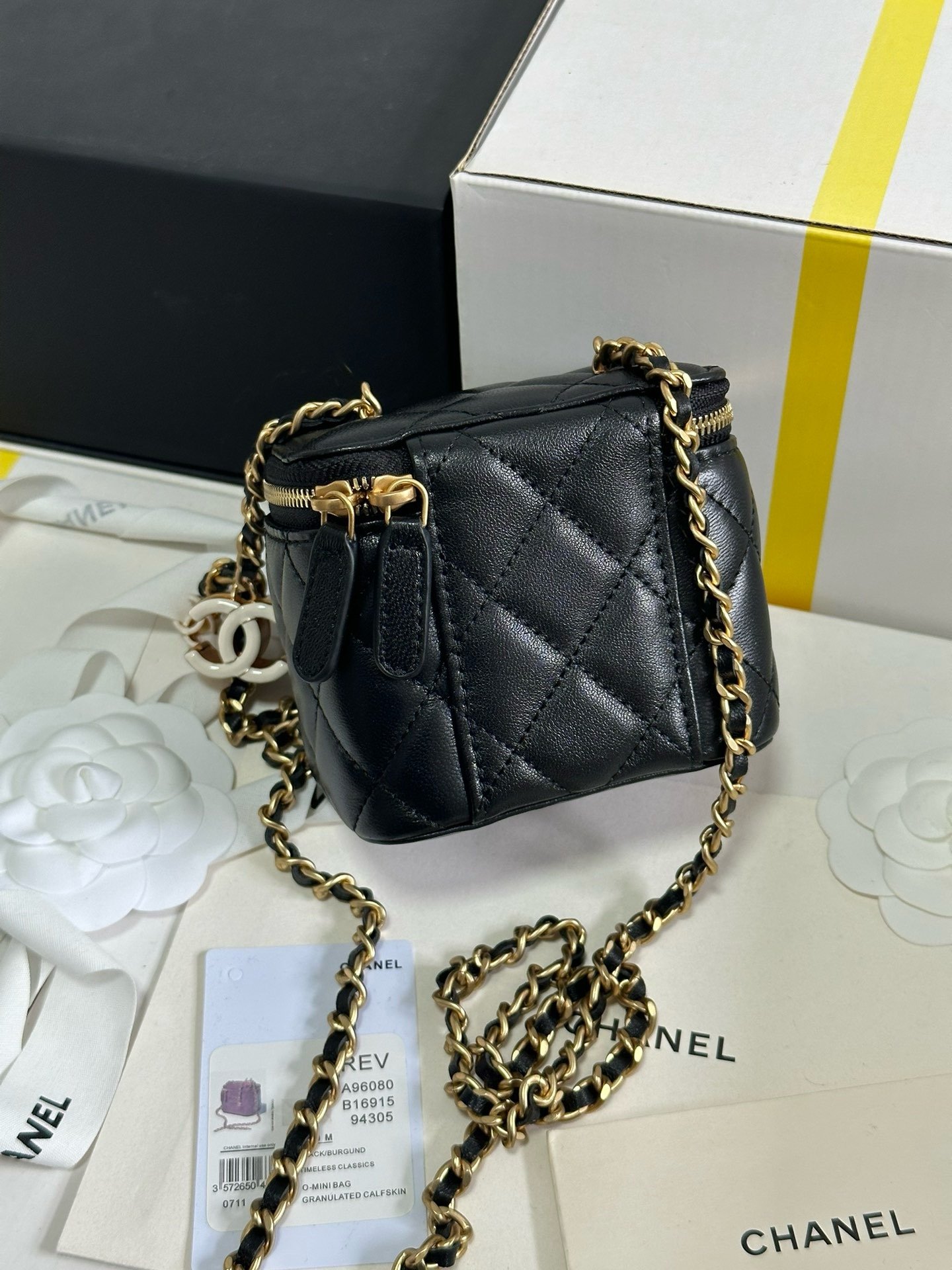 Chanel 24A Workshop enamel adjusting button makeup case 96080W650