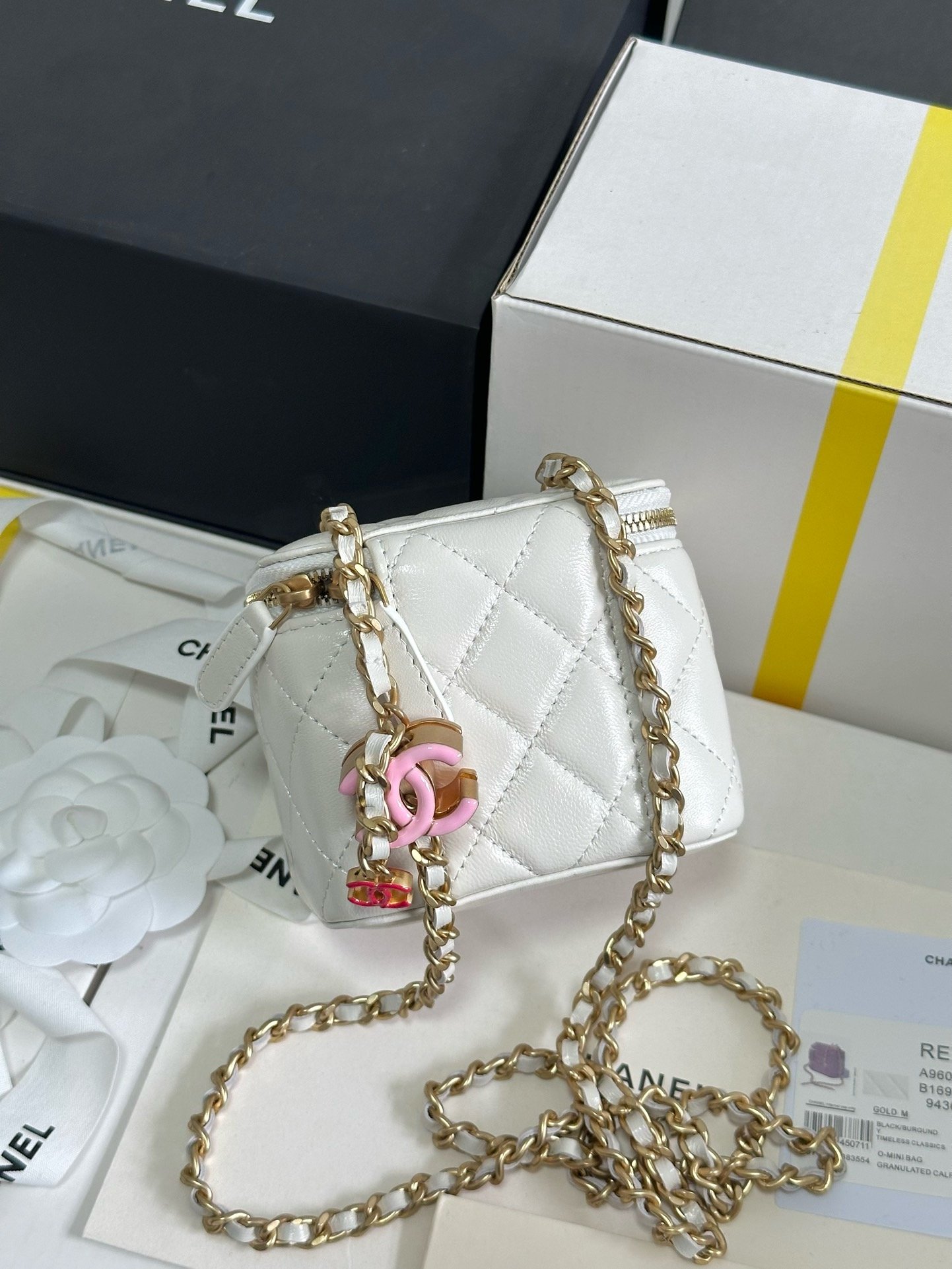 Chanel 24A Workshop enamel adjusting button makeup case 96080W650
