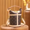 Louis Vuitton duffle 薯条包m43587 22*23*14cm