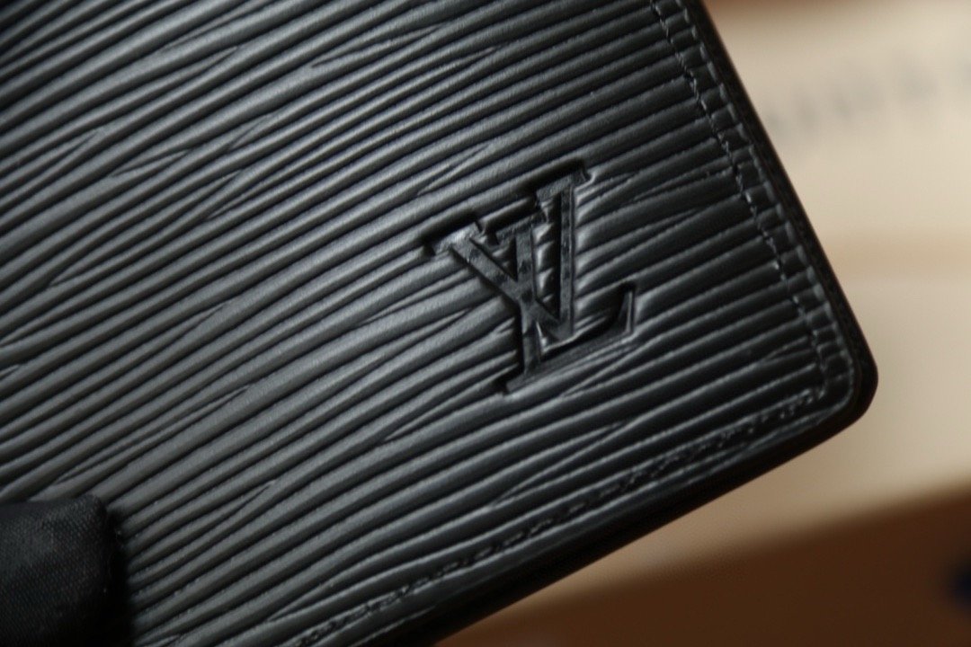 LV brazza wallet water ripple