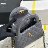 𝗖𝗵𝗮𝗻𝗲𝟭 𝟮𝟯𝗞 series 🖤 𝗞𝗲𝗹𝗹𝘆 portable chain bag large AS4416W880