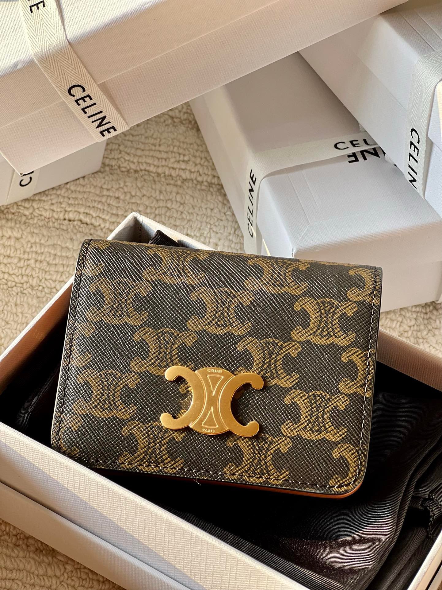 Triomphe compact wallet in shiny calfskin brown monogram