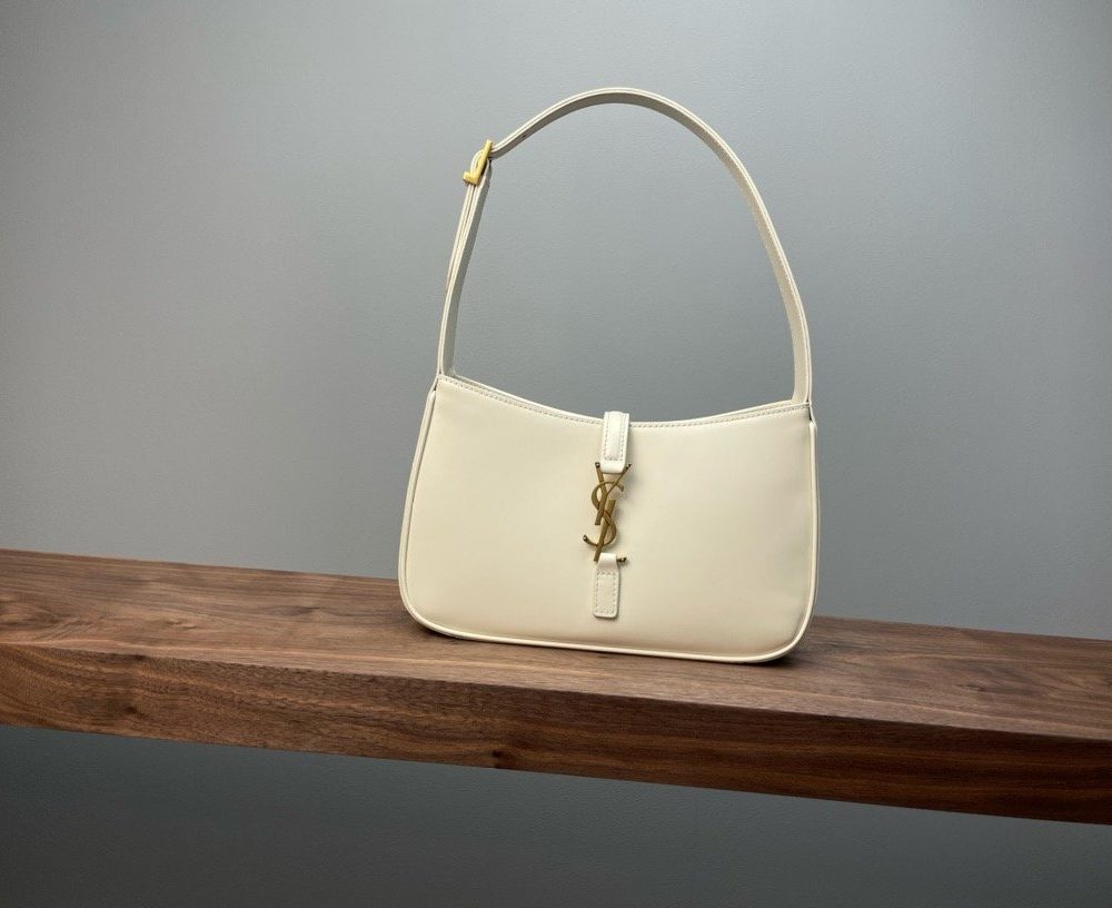 【𝑳𝑬 𝟓 𝑨 𝟕】𝙍𝙤𝙨𝙚 same style smooth plain leather 𝙃𝙊𝘽𝙊 handbag Plain leather Tabby Gold/Cream White 𝟔𝟓𝟕𝟐𝟐𝟖