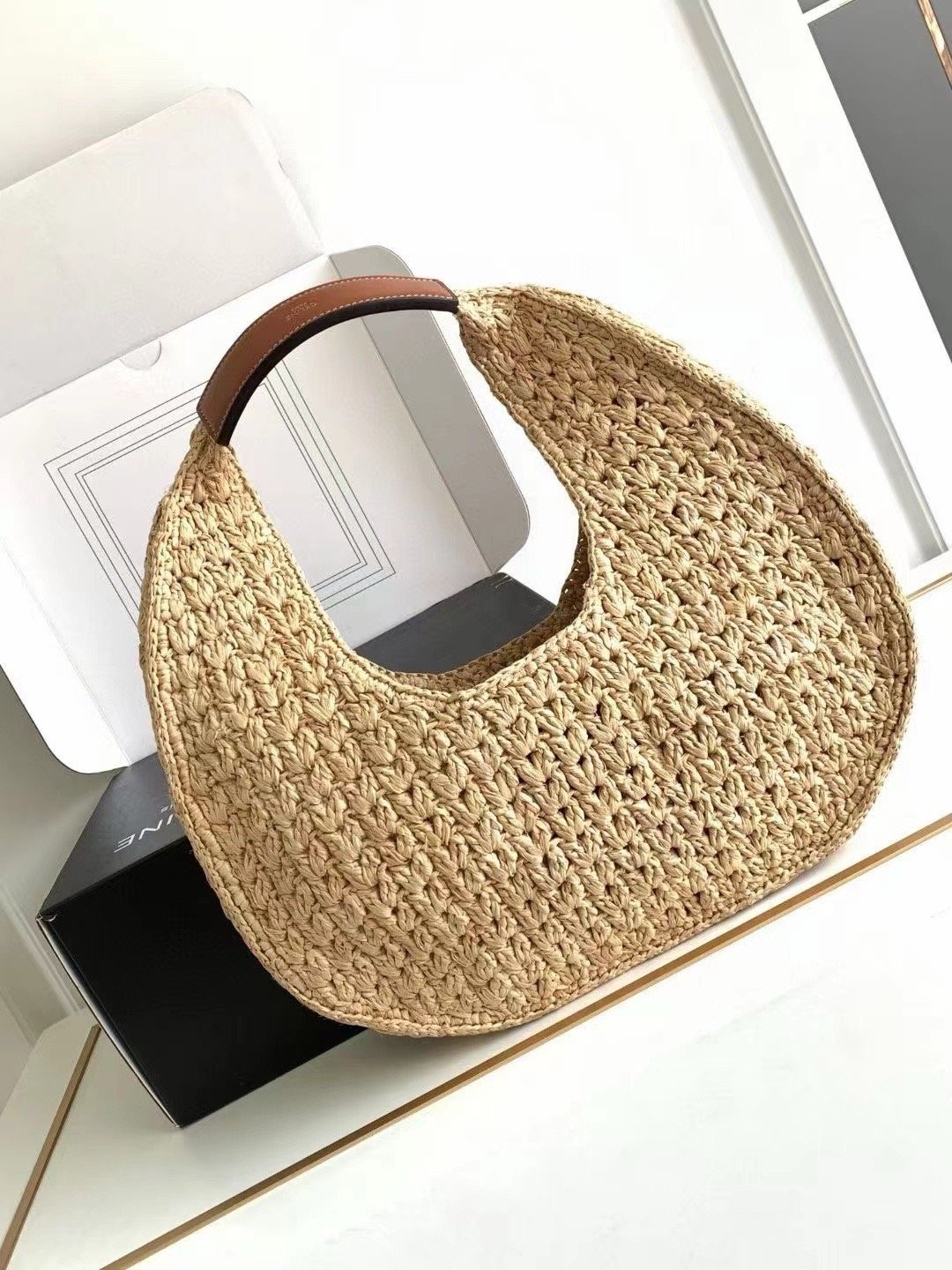 CLASSIC PANIER HOBO bag made of vegetable materials and cow leather