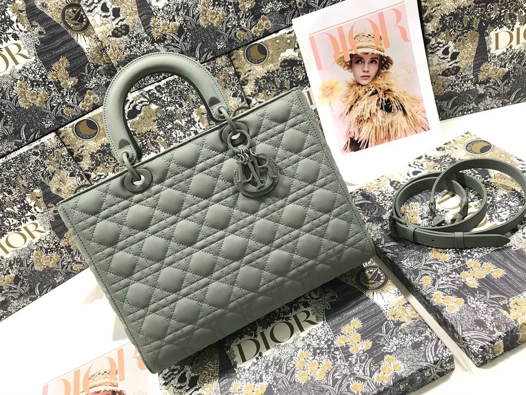 Lady Dior seven check frosted rattan beef leather clamshell handbag with shoulder strap M0566