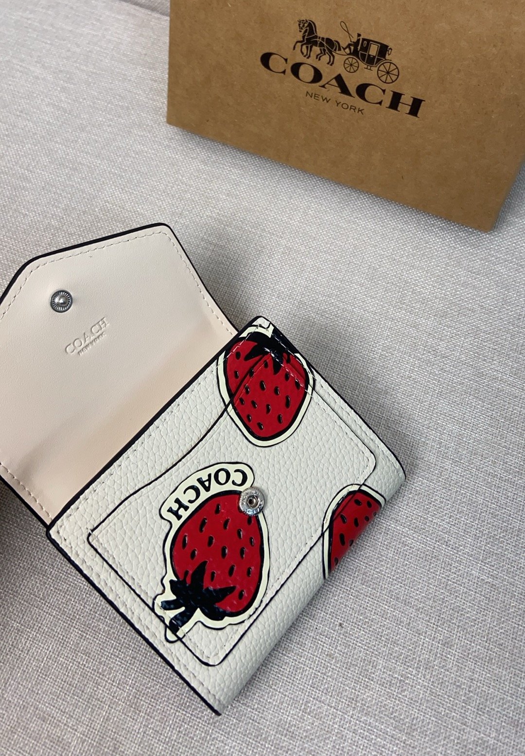 Strawberry pattern wallet