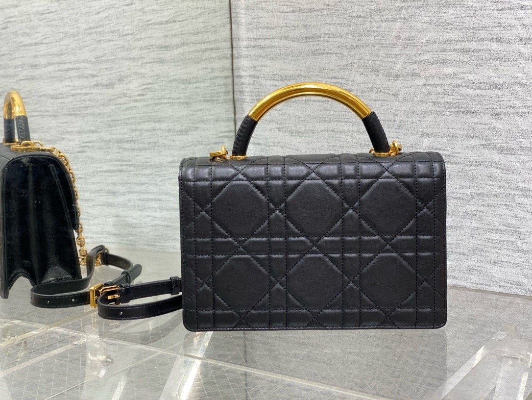 𝐃𝟏𝐎𝐑 𝐀𝐧𝐠𝐞 Metal handle Ange autumn and winter series