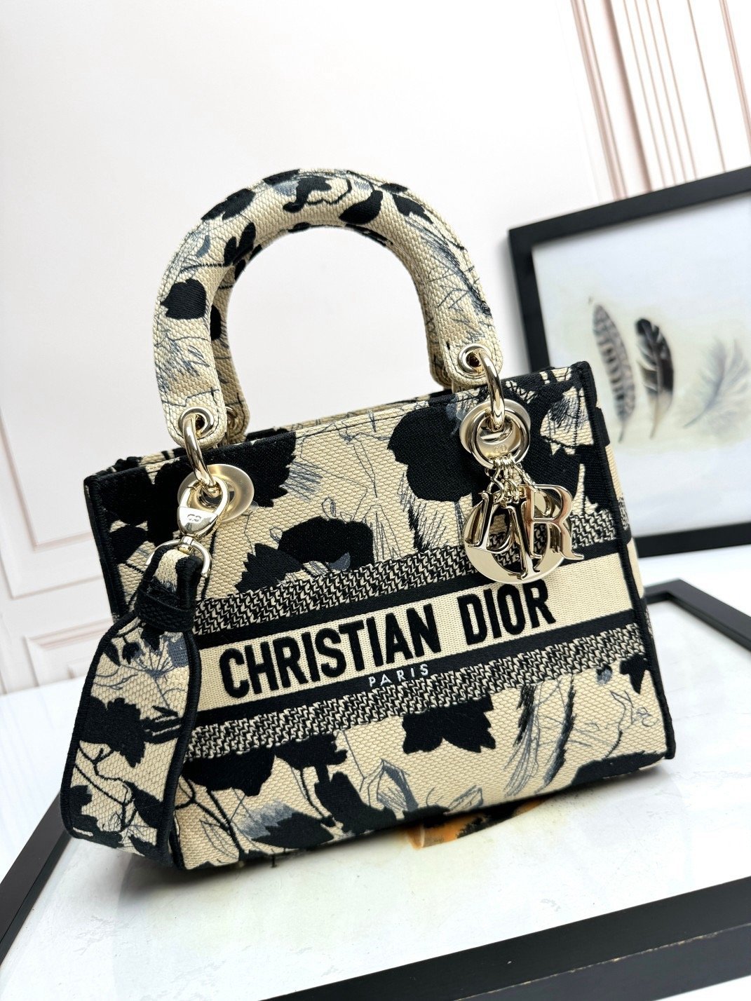 𝐃𝐢𝐨𝐫 𝐃-𝐋𝐈𝐓𝐄 handbag Black peony five-grid embroidery