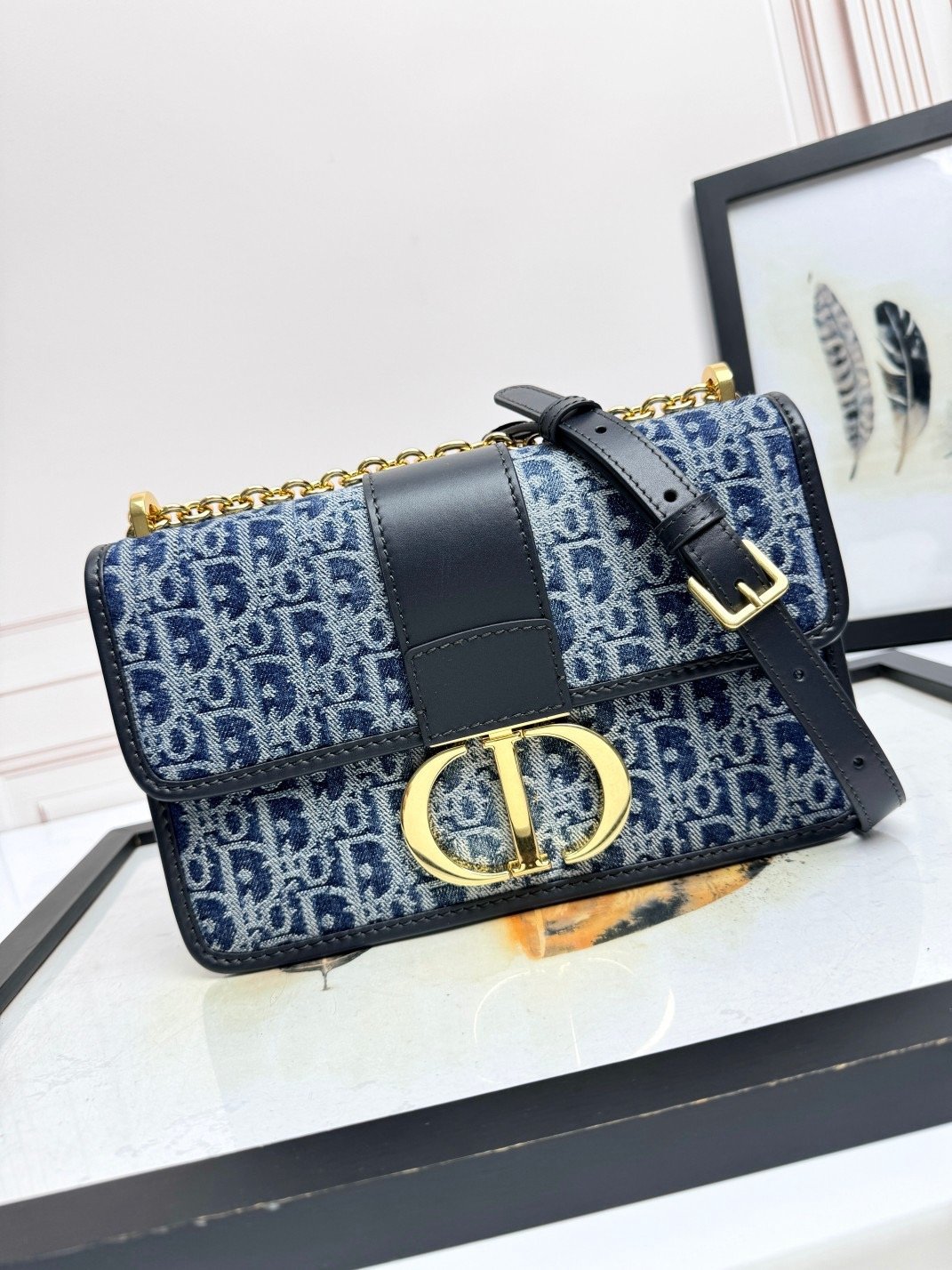 𝐃𝐢𝐨𝐫 𝟑𝟎 𝐌𝐨𝐧𝐭𝐚𝐢𝐠𝐧𝐞 chain denim D blue cloth D5002