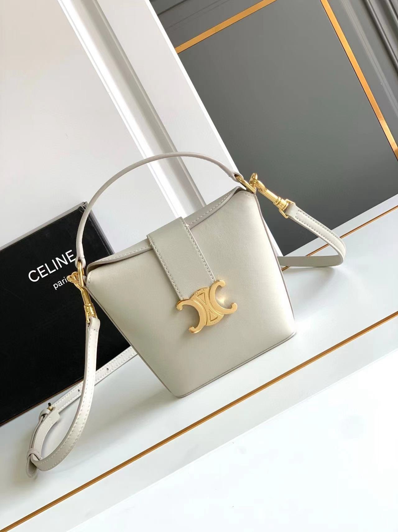 Celine TRIOMPHE Mini Cowhide Bucket Bag 12.5x5x14cm