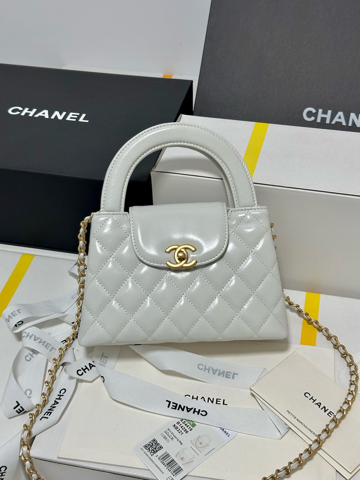 𝗖𝗵𝗮𝗻𝗲𝟭 𝟮𝟯𝗞 series 🖤 𝗞𝗲𝗹𝗹𝘆 portable chain bag large AS4416W880