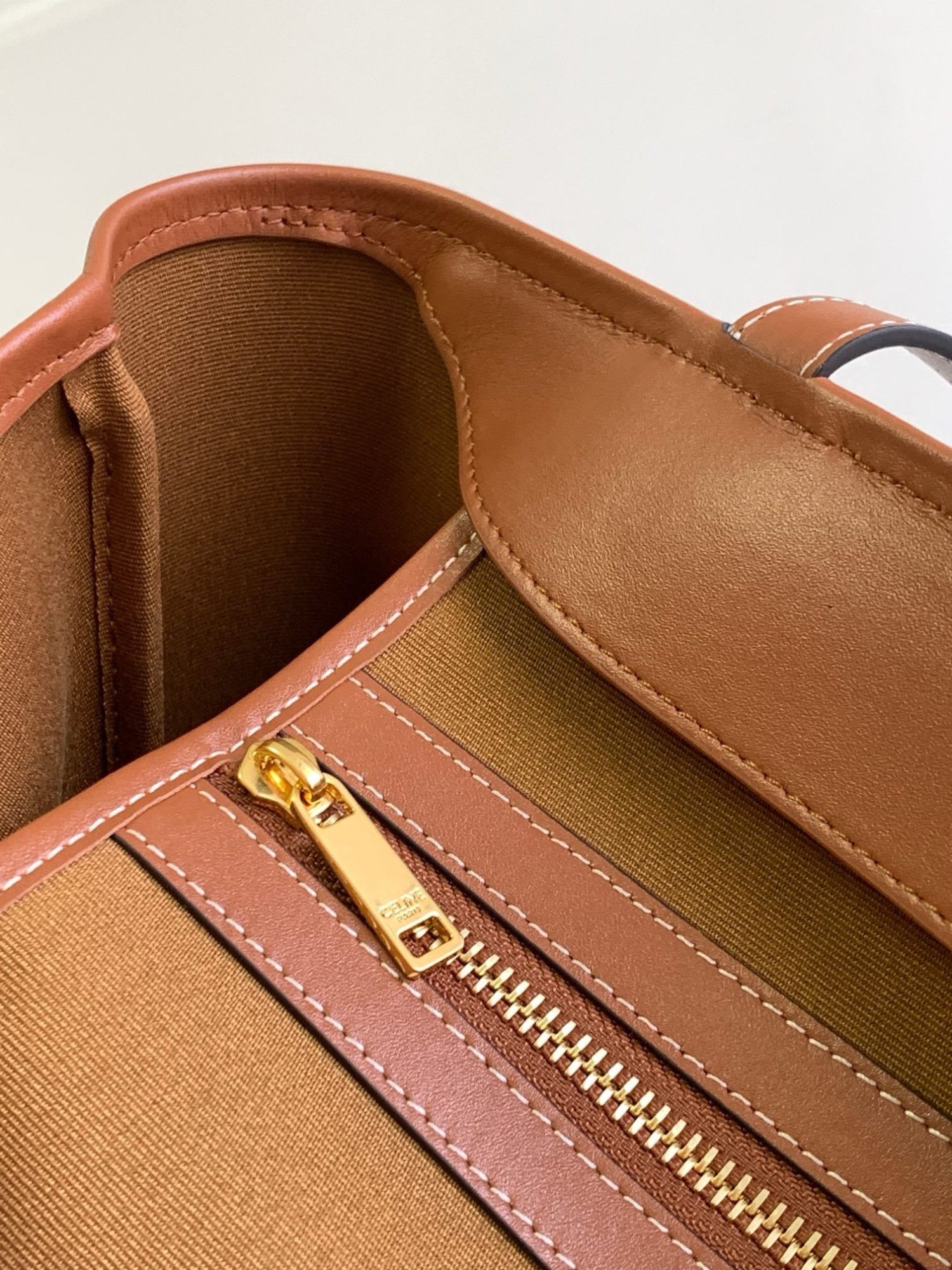 CELIN_E CABAS Medium Bag in Calfskin with Logo Print 31.5 x 31.5 x 16 cm