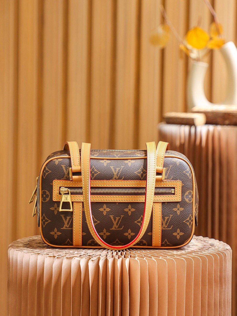 Louis Vuitton CITE New and Used Series #m46321# 26*16*11cm
