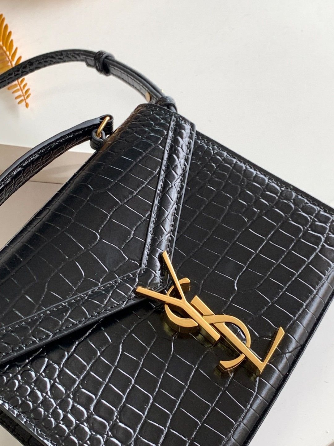 Cassandera Leather Handbag