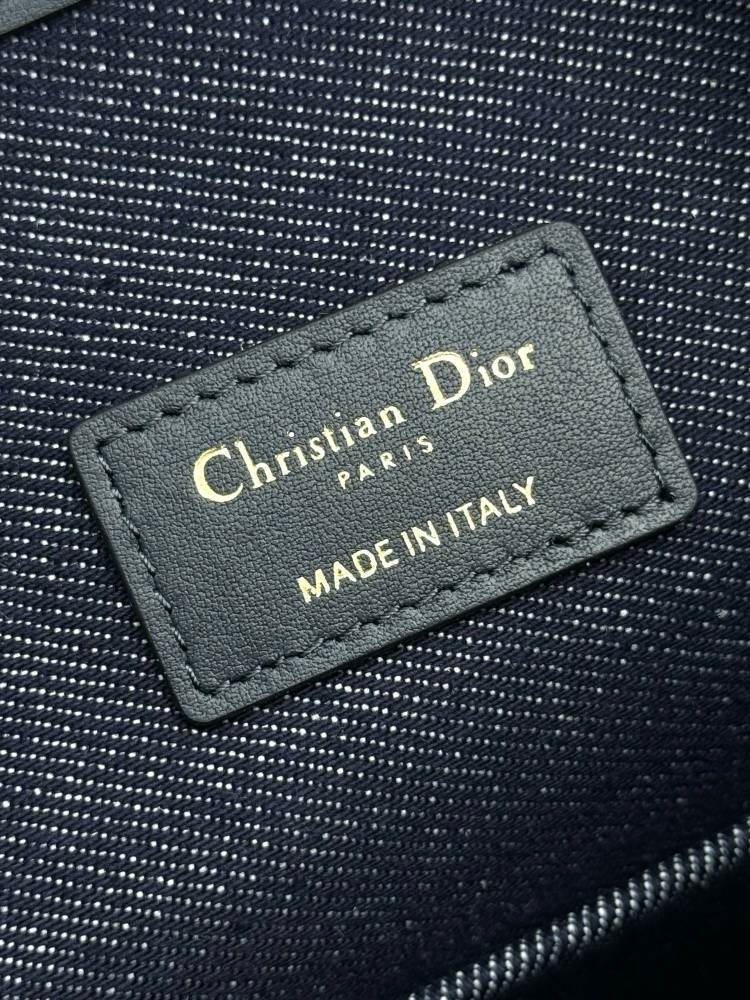 𝐃𝐢𝐨𝐫 Medium 𝐂'𝐞𝐬𝐭 𝐃𝐢𝐨𝐫 Denim D blue cloth M2271