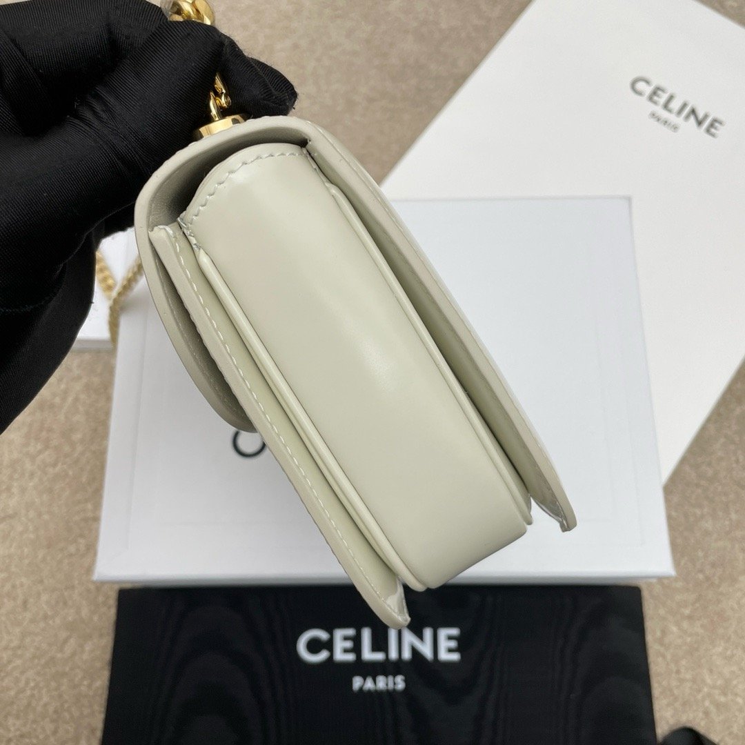 TEEN BESACE TRIOMPHE chain shiny cowhide handbag white