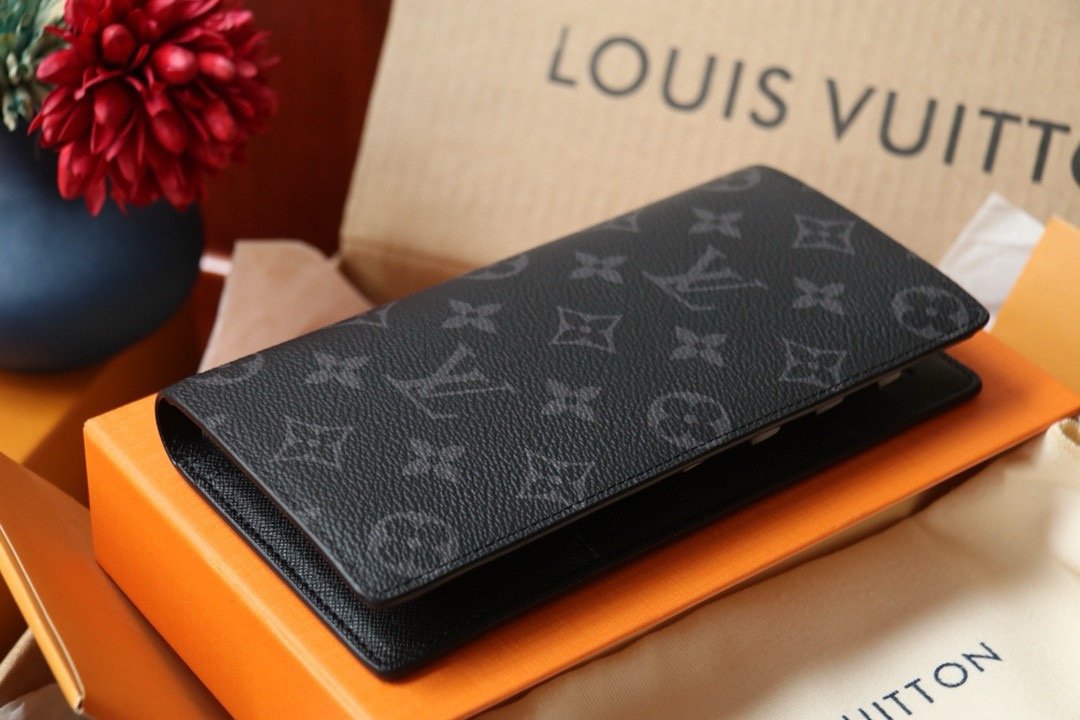 LV brazza wallet