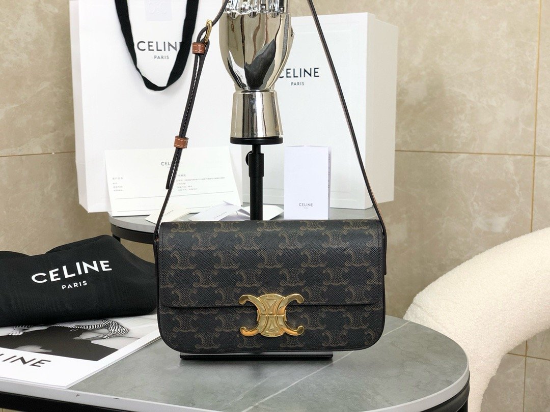 𝗖𝗘𝗟𝗜𝗡𝗘 | Arc de Triomphe underarm bag black 𝟮𝟬*𝟭𝟬*𝟰𝒄𝒎