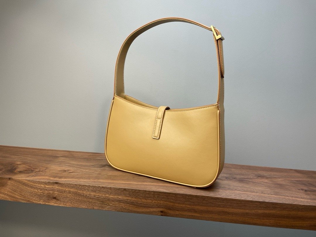 【𝑳𝑬 𝟓 𝑨 𝟕】𝙍𝙤𝙨𝙚 same style smooth plain leather 𝙃𝙊𝘽𝙊 handbag Plain leather Tabby Gold/Apricot 𝟔𝟓𝟕𝟐𝟐𝟖
