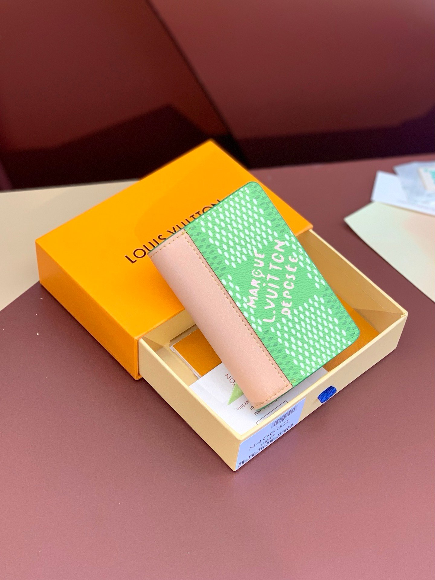 l.vuitton marque deposee bright colors 7.5×1×1 cm