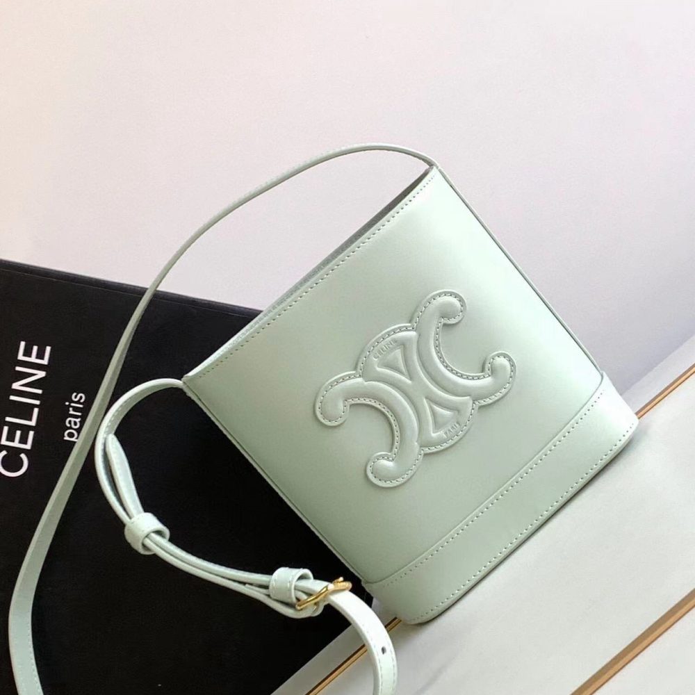 CEL1N_E CUIR TRIOMPHE Mini Smooth Cowhide Bucket Bag Light Green 19.5 X 16 X 7 cm