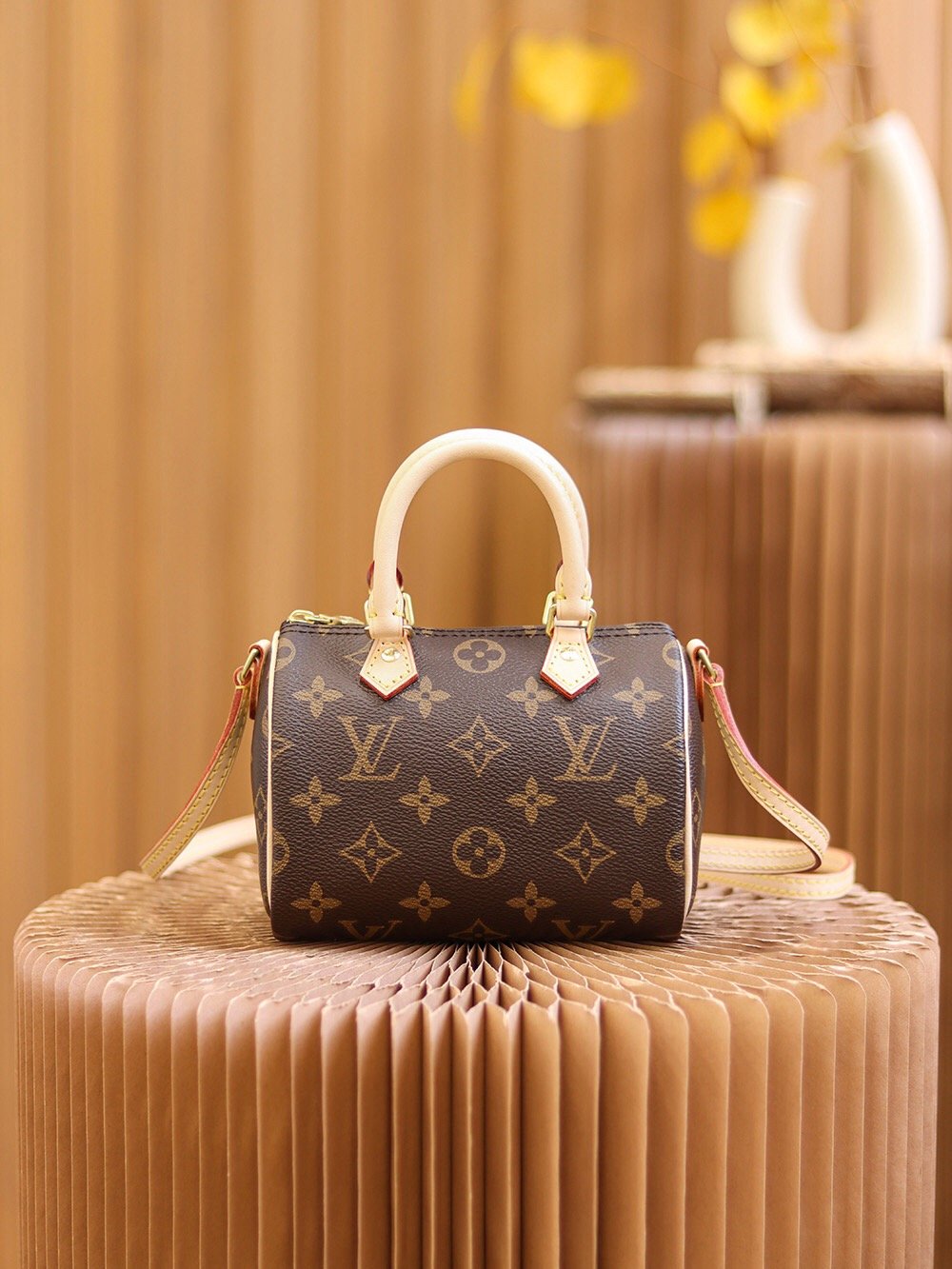 Louis Vuitton NANO SPEEDY枕头包系列 m61252
