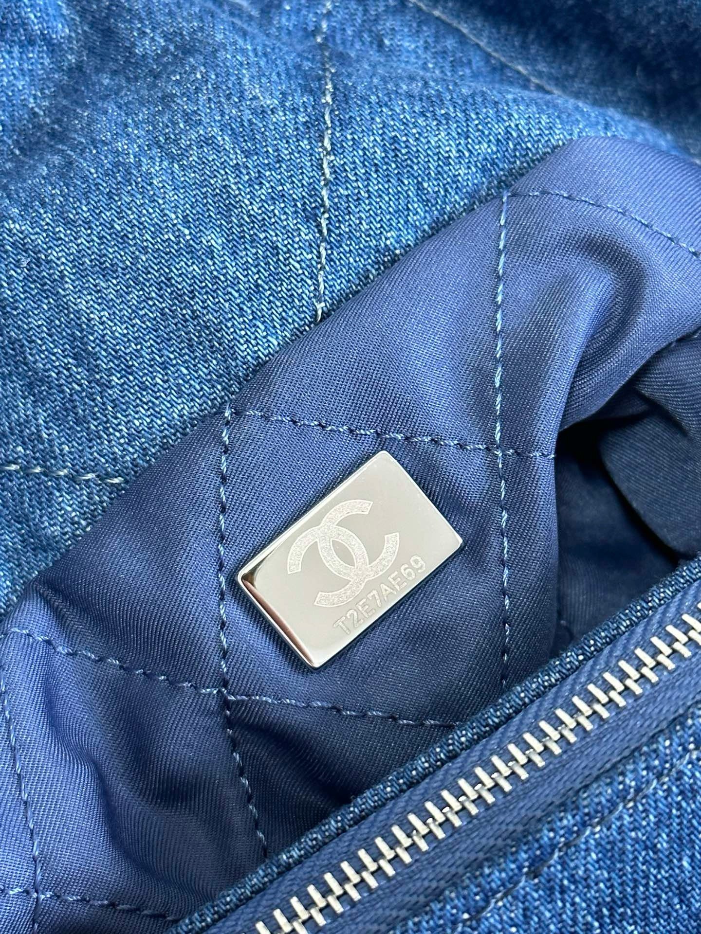 Chanel 24A 22Bag medium denim garbage bag AS3261W1080