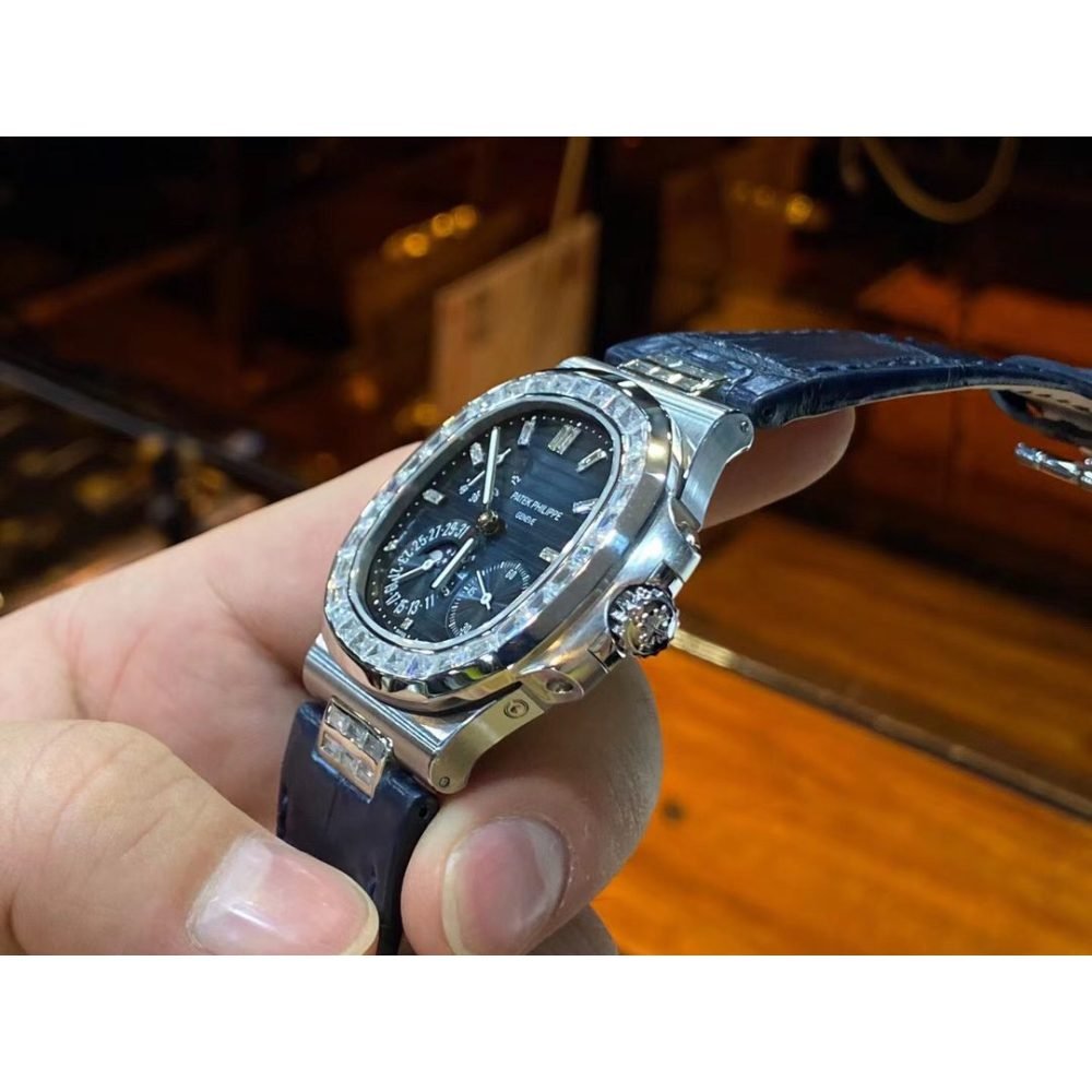 PATEK PHILIPPE Nautilus 5724G-001 SS GRF 1:1 Best Edition Blue Dial on Blue Leather Strap A240