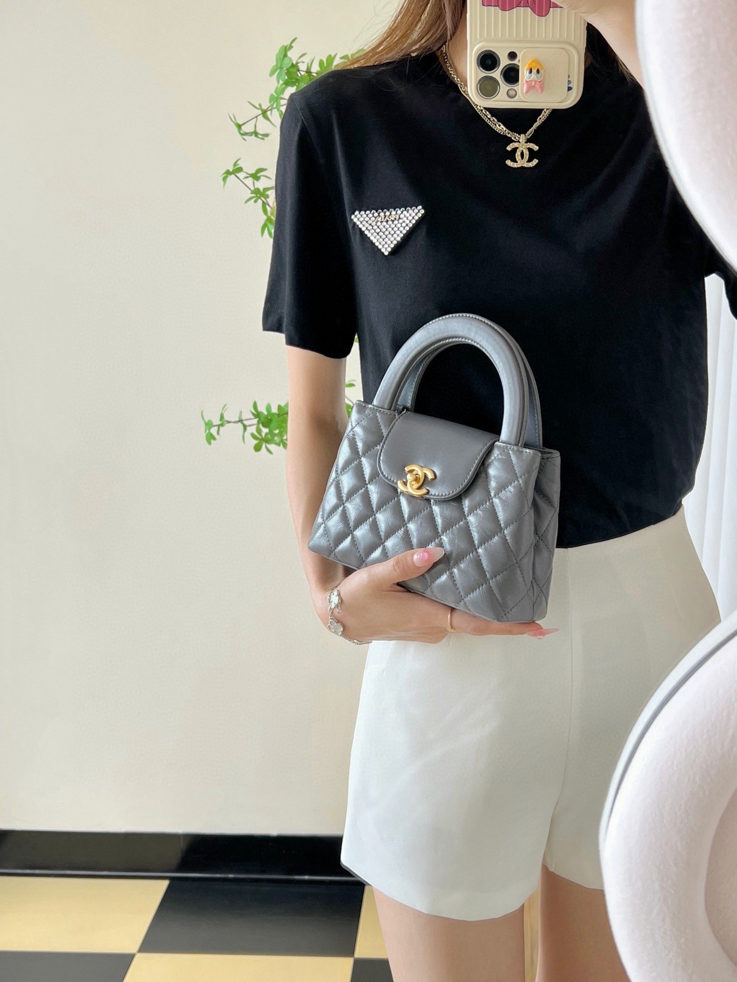 𝗖𝗵𝗮𝗻𝗲𝟭 𝟮𝟯𝗞 series 🖤 𝗞𝗲𝗹𝗹𝘆 portable chain bag large AS4416W880