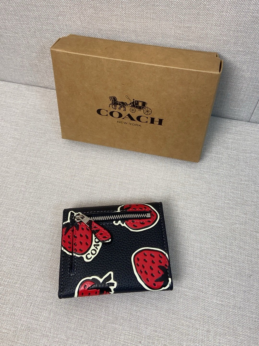 Strawberry pattern wallet
