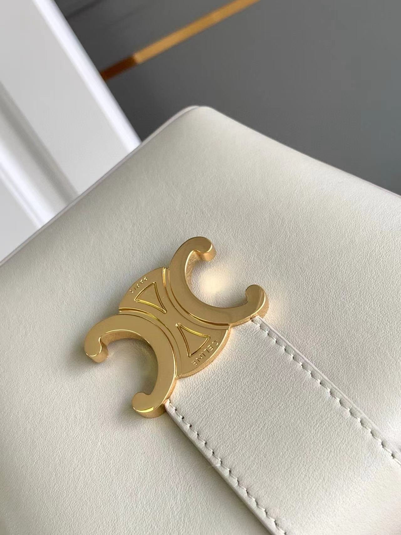 Celine TRIOMPHE Mini Cowhide Bucket Bag 12.5x5x14cm