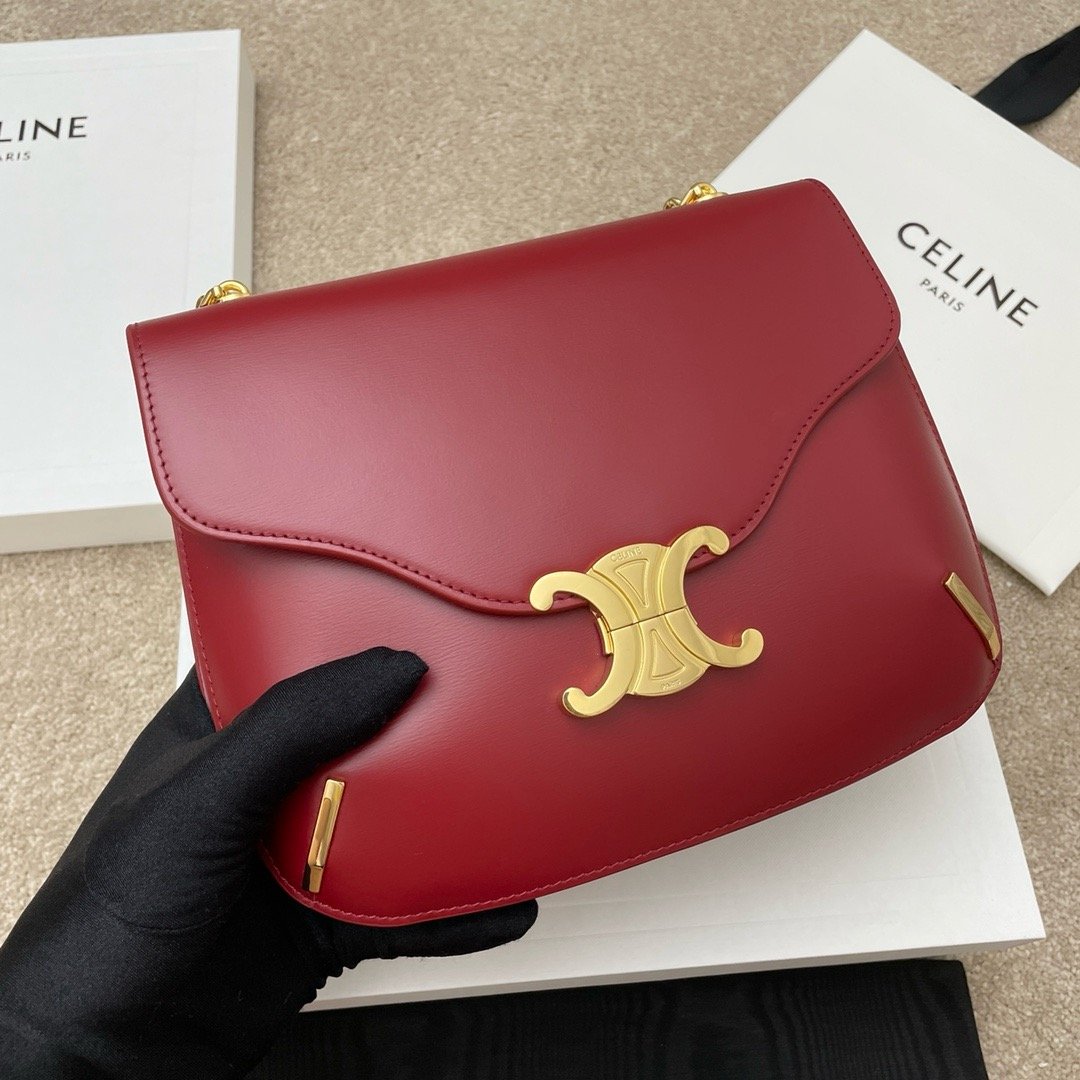BESACE TRIOMPHE shiny cowhide leather chain bag 24.5*17*4