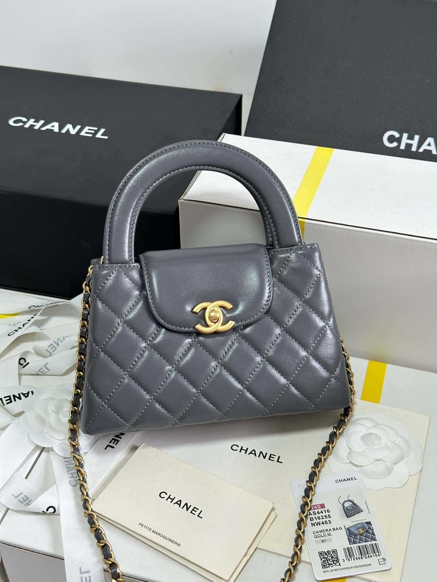 𝗖𝗵𝗮𝗻𝗲𝟭 𝟮𝟯𝗞 series 🖤 𝗞𝗲𝗹𝗹𝘆 portable chain bag large AS4416W880