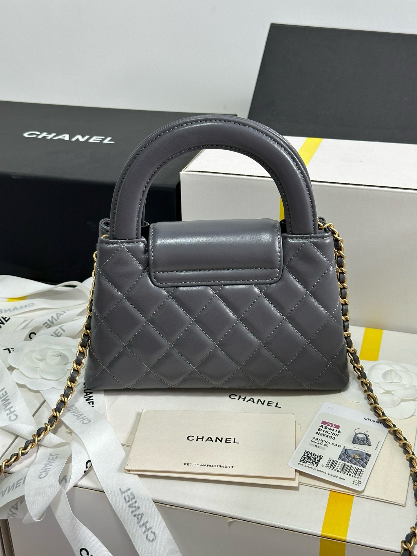 𝗖𝗵𝗮𝗻𝗲𝟭 𝟮𝟯𝗞 series 🖤 𝗞𝗲𝗹𝗹𝘆 portable chain bag large AS4416W880
