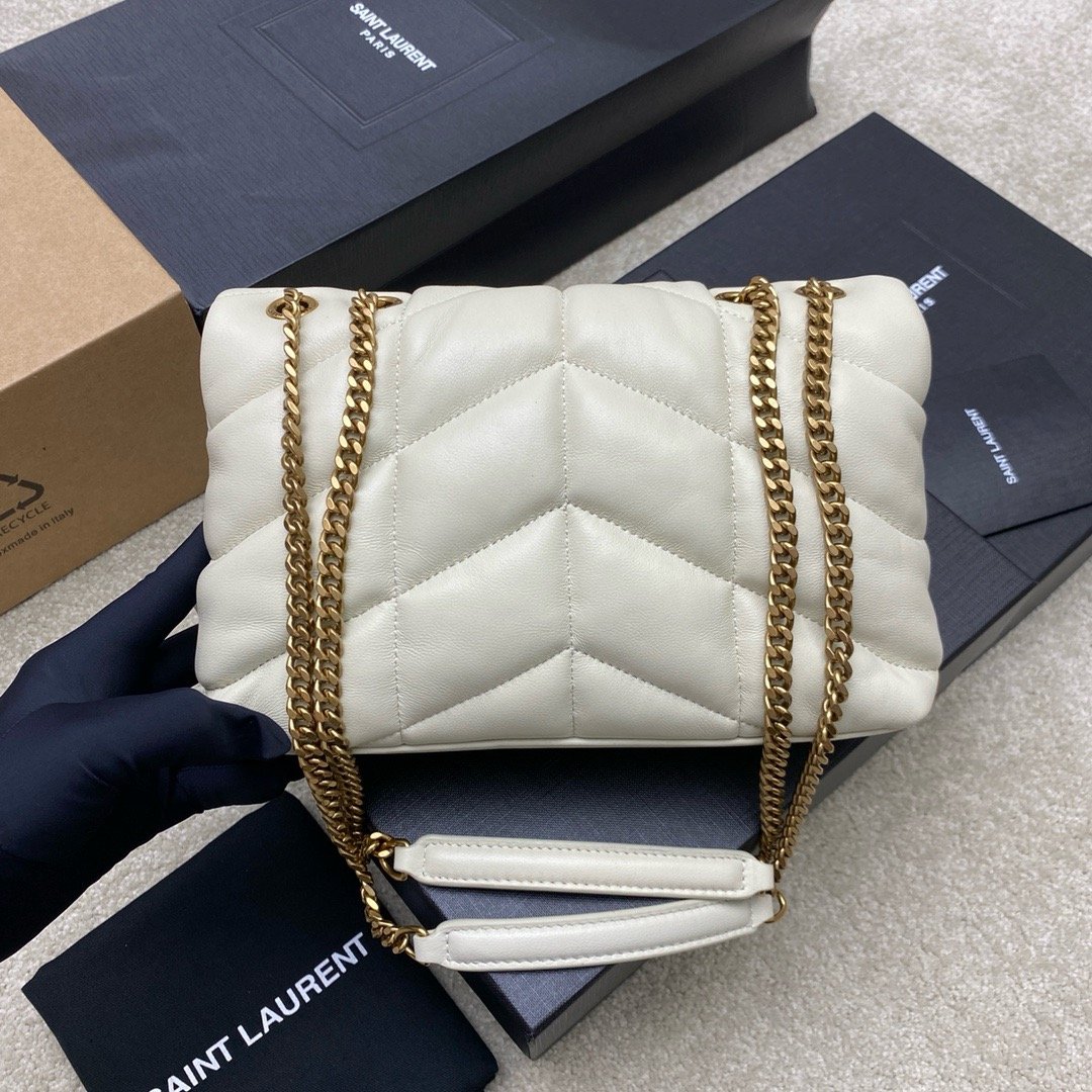 𝙇𝙤𝙪𝙇𝙤𝙪 𝙥𝙪𝙛𝙛𝙚𝙧～LOULOU PUFFER New Mini Double Chain Quilted Lambskin Bag Milk White Lambskin/Antique Gold 759337