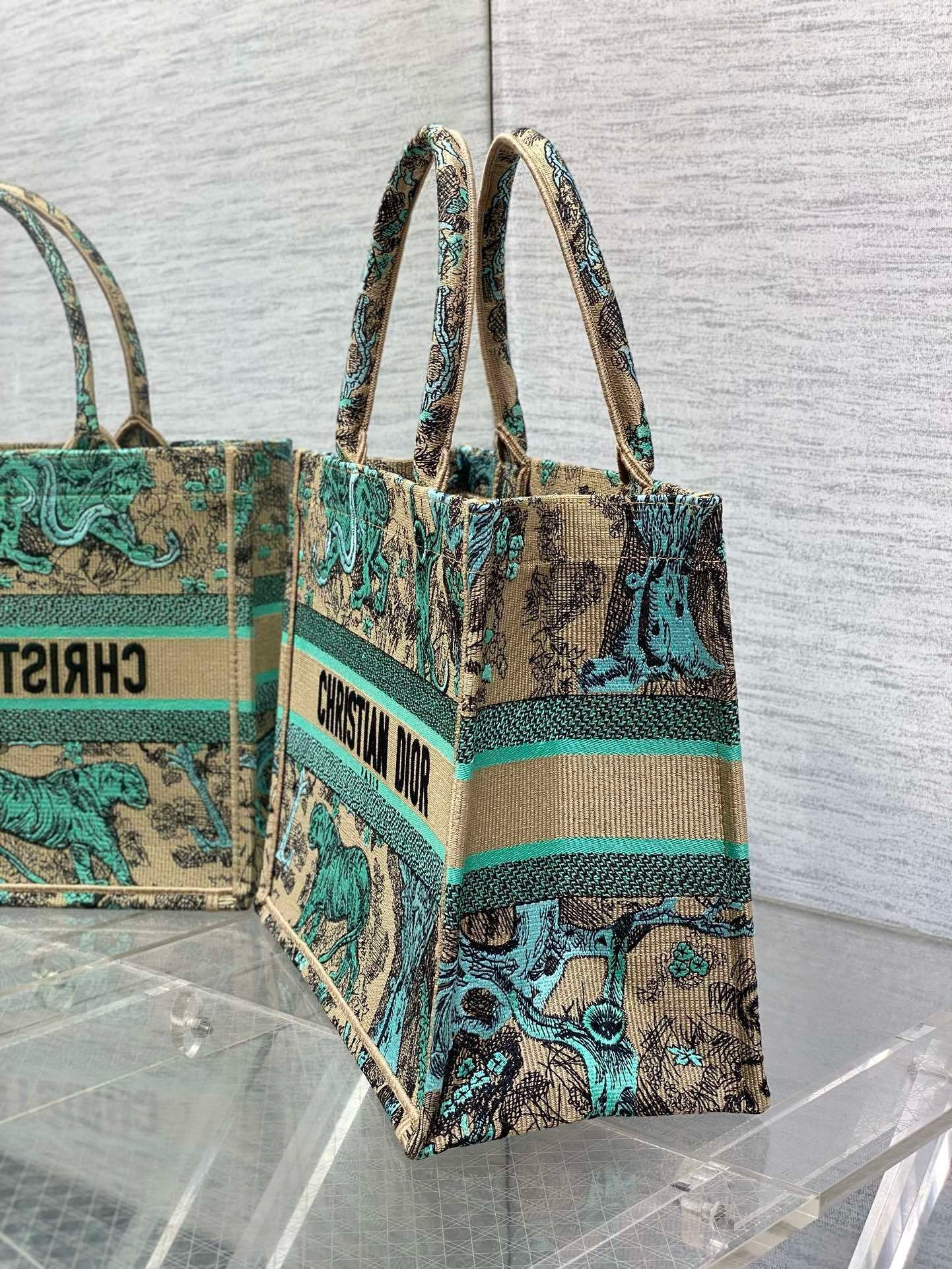 Tote tiger embroidery latest earth blue color