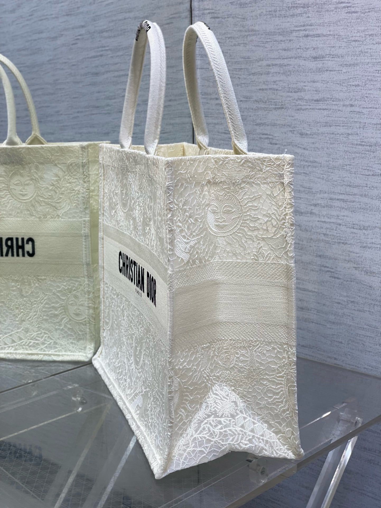 Tote's latest lace sun element series