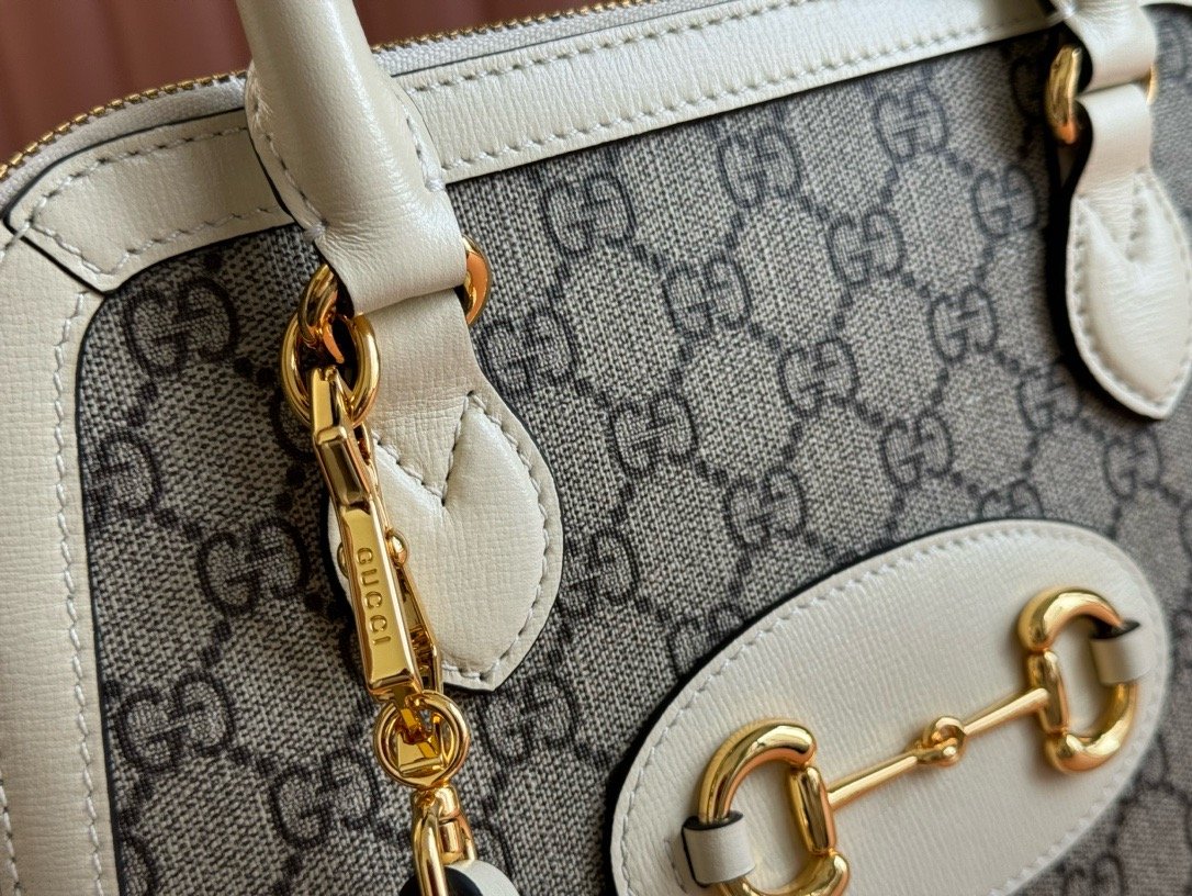 GG1955 small handbag with horse hold deduction type 621220W600